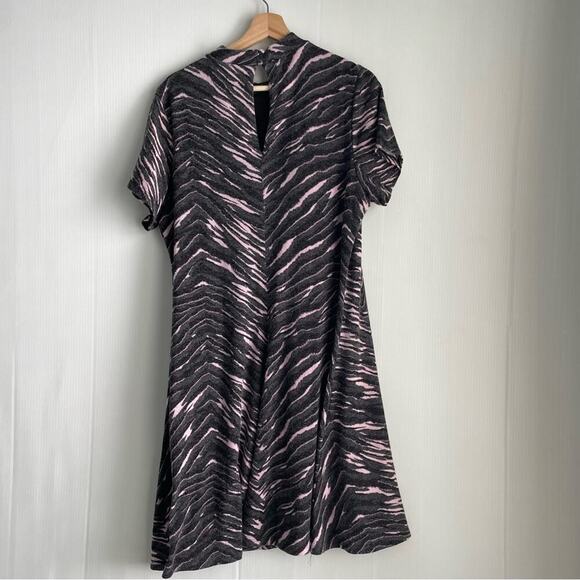 Torrid Dark Grey & Pink Zebra Hacci Mock Neck Trapeze Dress size 2 (2X- 18/20) - Picture 11 of 11